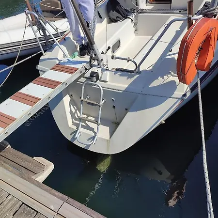 Bateau A Quai St Raphael, 4 Couchages , Voilier Etap 28i Ботель Сен-Рафаель